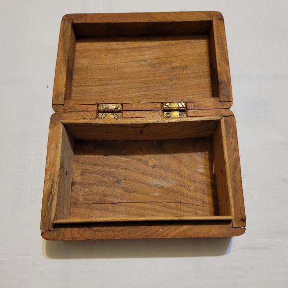 VINTAGE WOOD TREASURE STASH TRINKET JEWELRY BOX - Picture 4 of 5